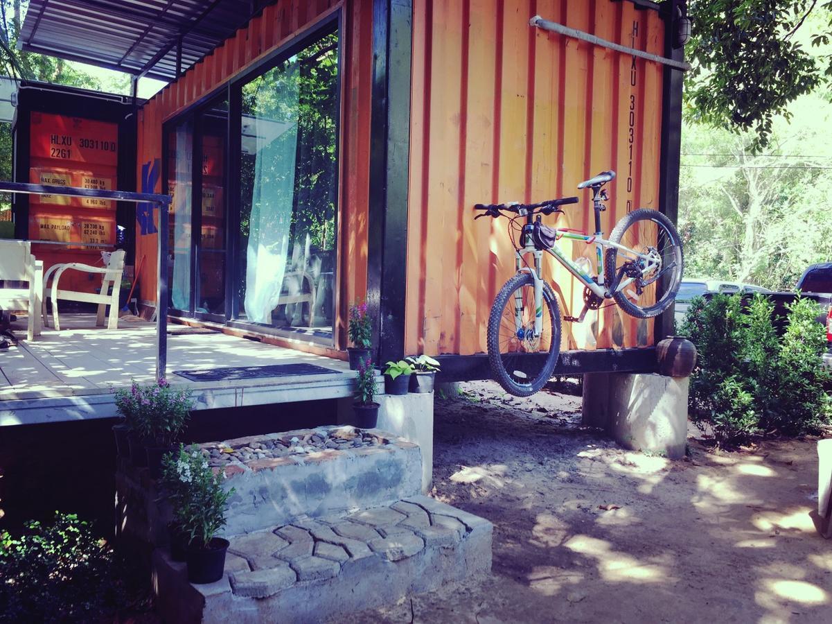 Hug Rimtharn Hotel Ban Khao Klom ภายนอก รูปภาพ