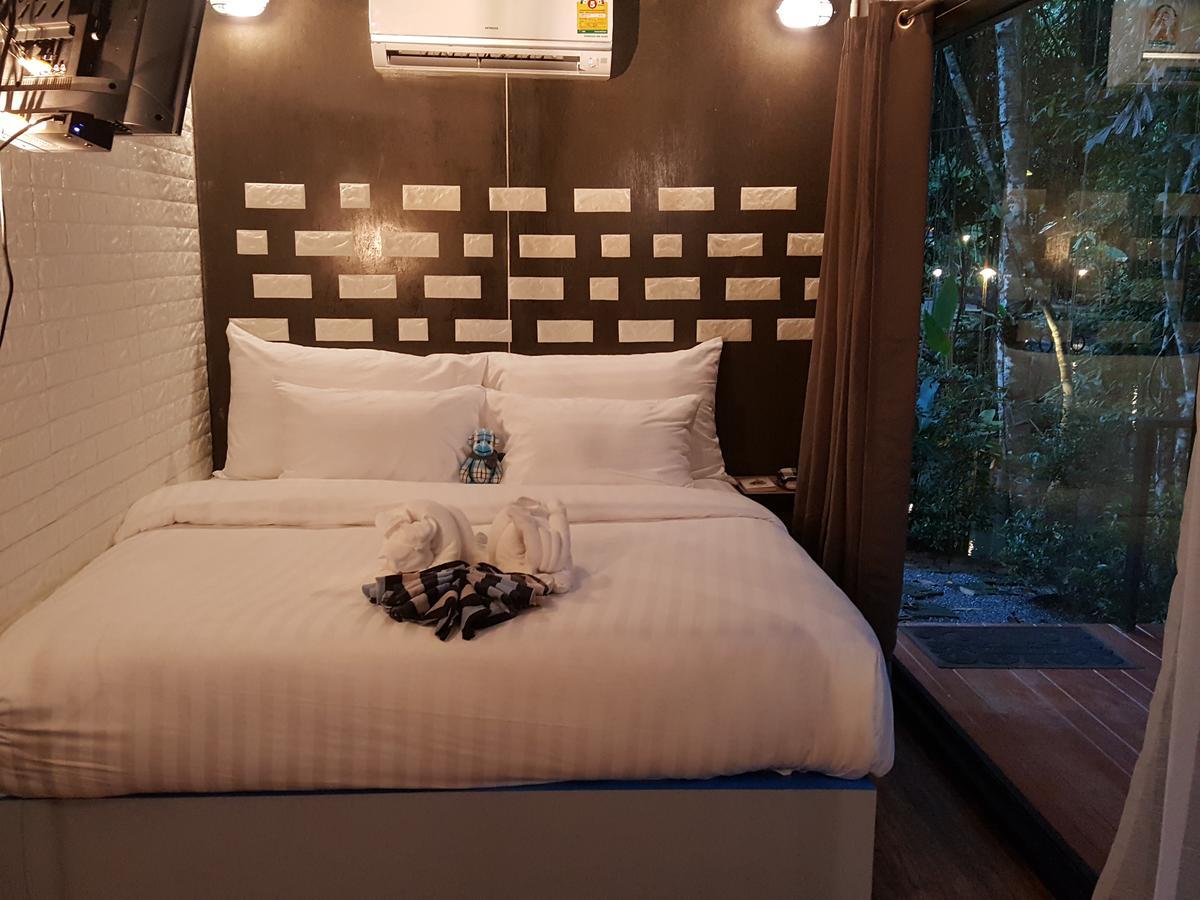 Hug Rimtharn Hotel Ban Khao Klom ภายนอก รูปภาพ
