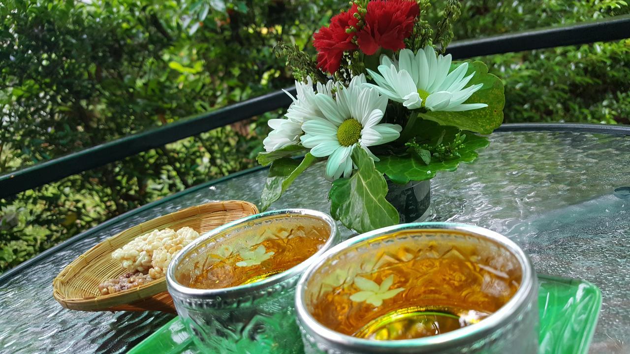Hug Rimtharn Hotel Ban Khao Klom ภายนอก รูปภาพ