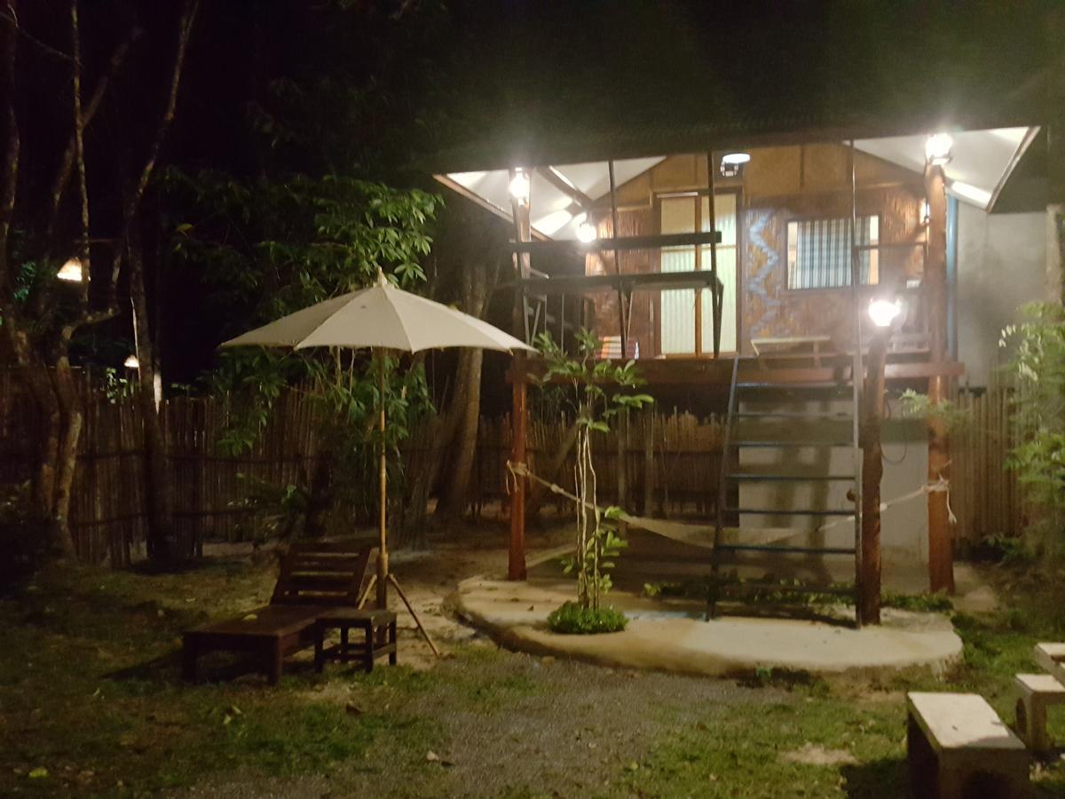 Hug Rimtharn Hotel Ban Khao Klom ภายนอก รูปภาพ