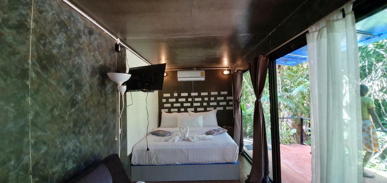 Hug Rimtharn Hotel Ban Khao Klom ภายนอก รูปภาพ