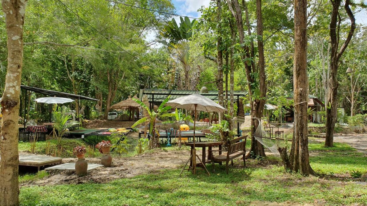 Hug Rimtharn Hotel Ban Khao Klom ภายนอก รูปภาพ